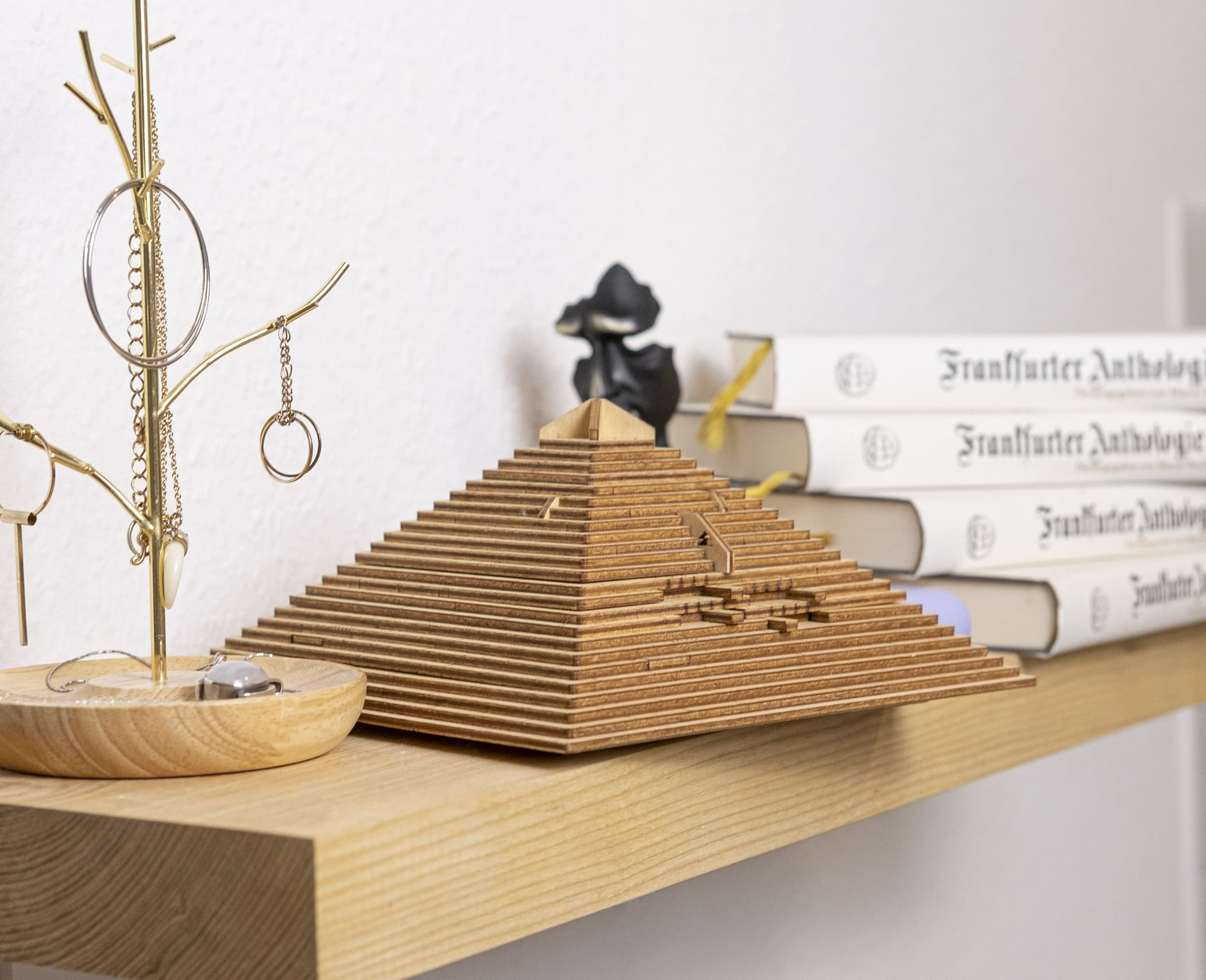 Images et photos de Quest Pyramide. ESC WELT.